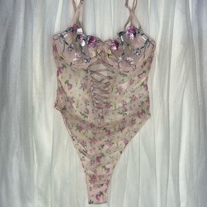 Victoria’s Secret Floral Embroidered Teddy - size small